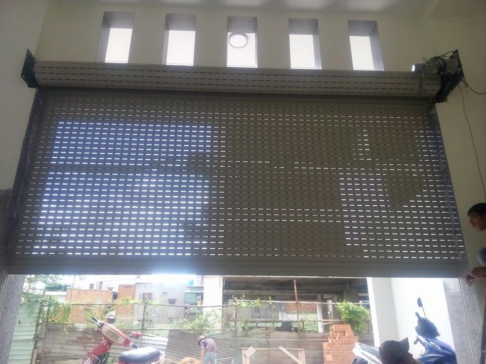 Mẹo chọn cửa cuốn mặt tiền cho nhà phố